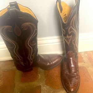Corral boots size 6m